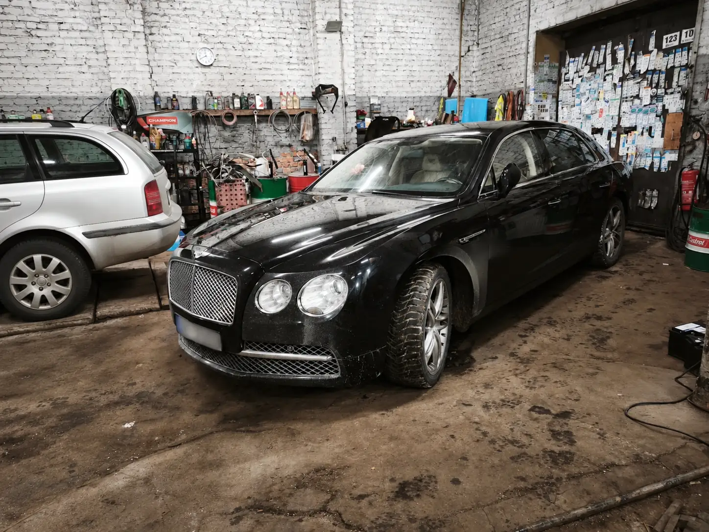 Bentley automašīna StikluMeistars darbnīcā Rīgā